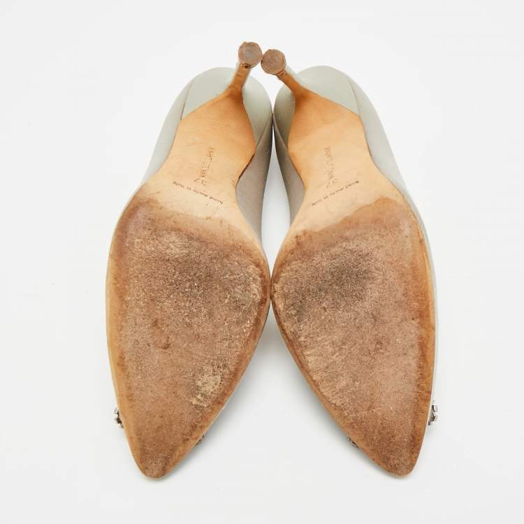 Pre Owned Manolo Blahnik Hangisi Size 37 Grey Satin Pumps