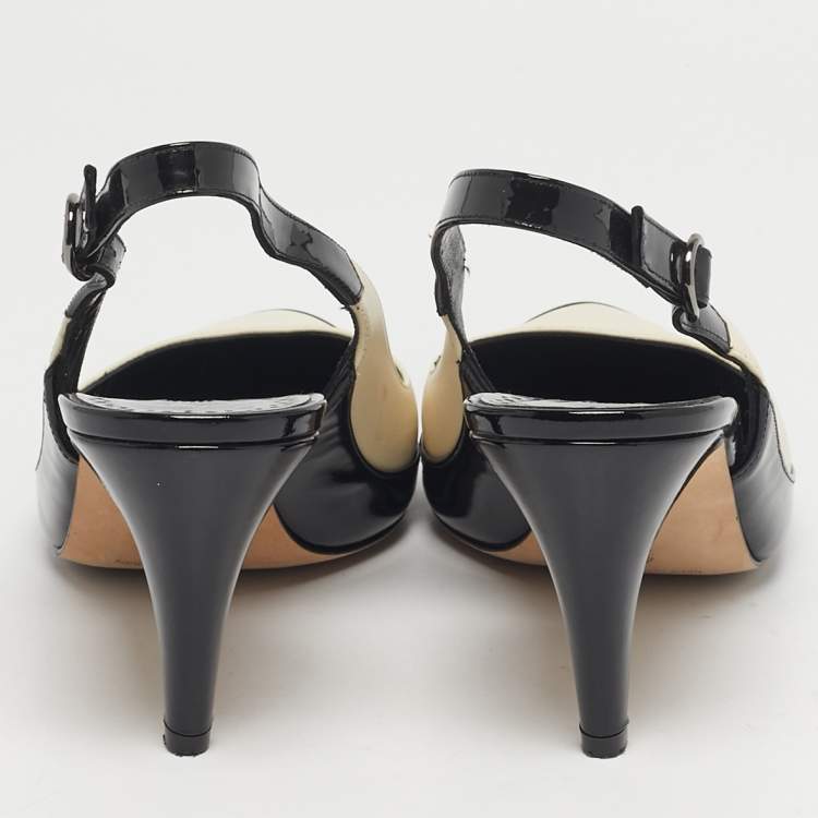 Pre Owned Manolo Blahnik Size 42 Black/Cream Leather and Patent Leather Slingback Pumps