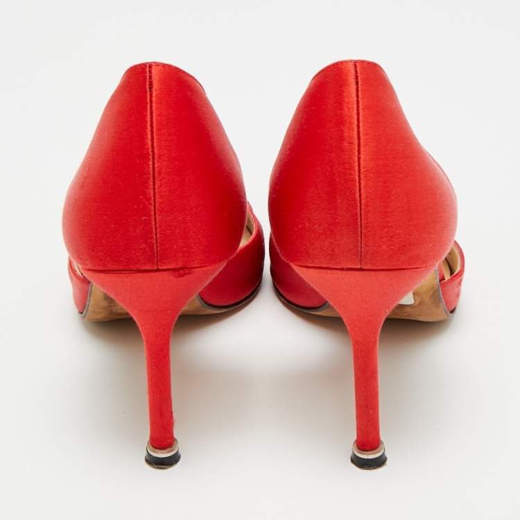 مملوكة مسبقًا Manolo Blahnik Hangisi Size 37.5 Red Satin D'orsay Pumps