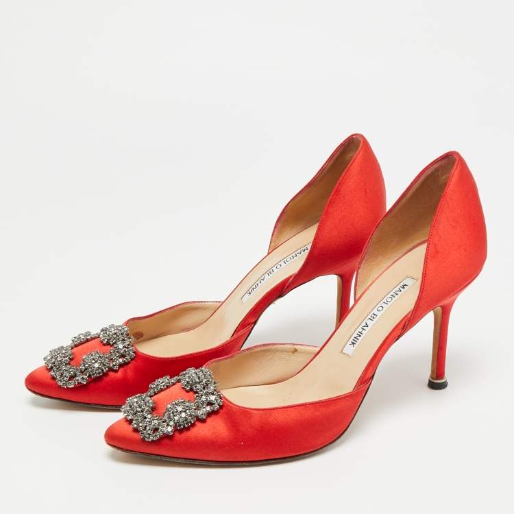 مملوكة مسبقًا Manolo Blahnik Hangisi Size 37.5 Red Satin D'orsay Pumps