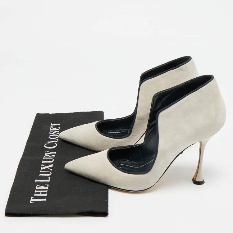 Pre Owned Manolo Blahnik Espedal Size 39 Grey Suede Collar Pointed Toe Pumps