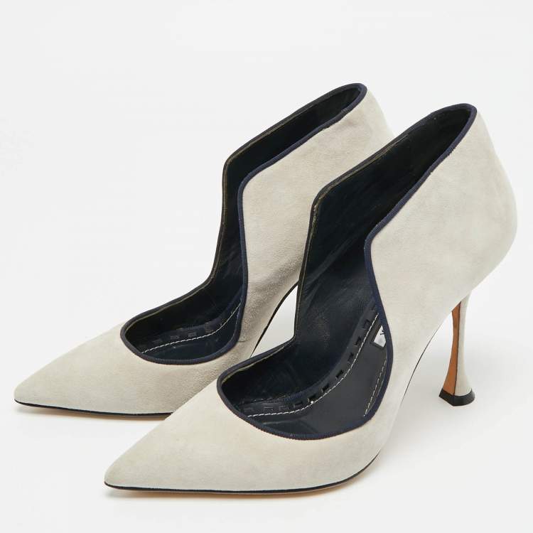 Pre Owned Manolo Blahnik Espedal Size 39 Grey Suede Collar Pointed Toe Pumps