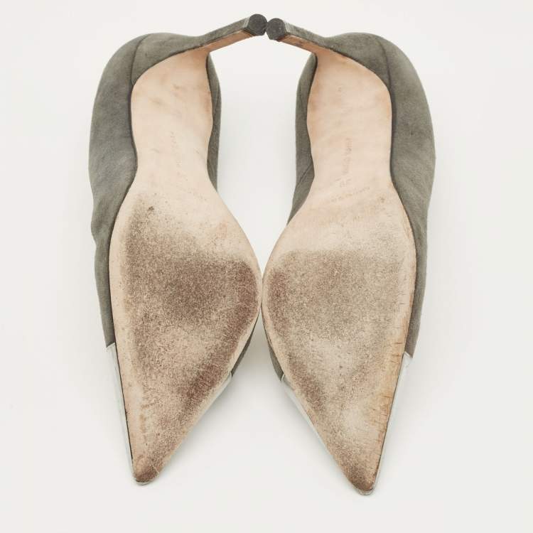 Pre Owned Manolo Blahnik Bipunta Size 39 Grey Patent Leather and Suede Pumps