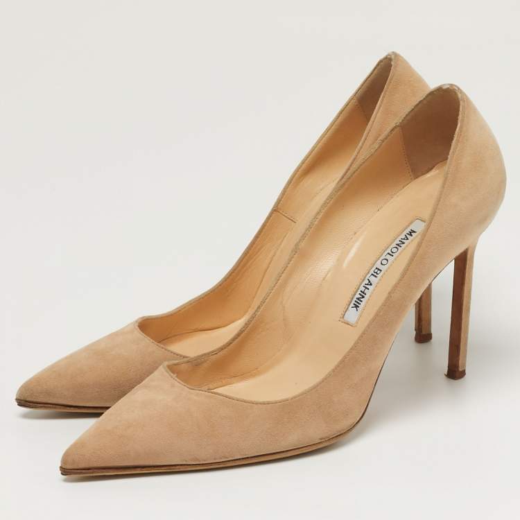 مملوكة مسبقًا Manolo Blahnik BB Size 39 Beige Suede Pumps