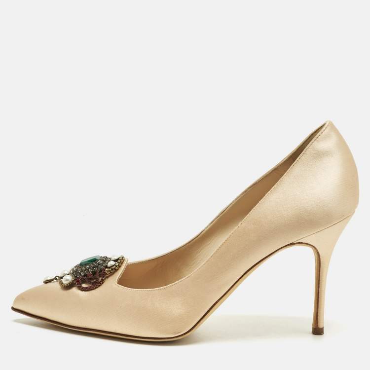 Pre Owned Manolo Blahnik Size 40.5 Beige Satin Pearl Embellished Pumps