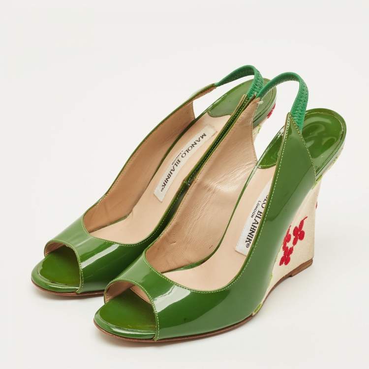 Pre Owned Manolo Blahnik Size 36.5 Green Patent Leather Wedge Sandals