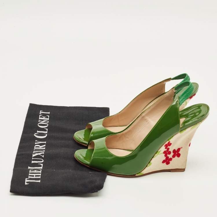 Pre Owned Manolo Blahnik Size 36.5 Green Patent Leather Wedge Sandals
