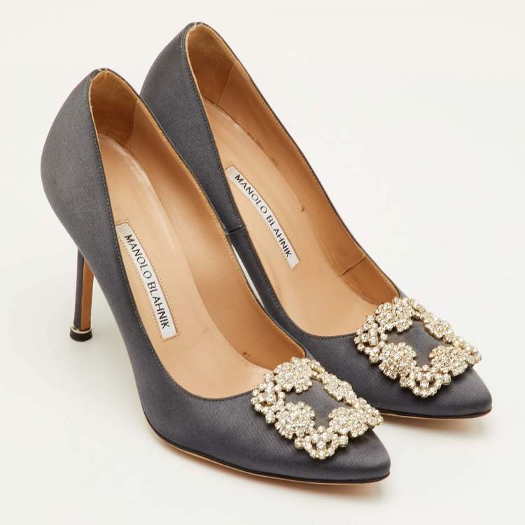 مملوكة مسبقًا Manolo Blahnik Hangisi Size 36.5 Dark Grey Satin Crystal Embellished Pumps