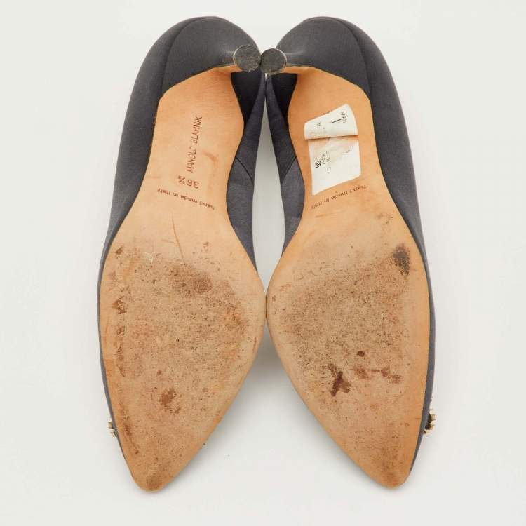 مملوكة مسبقًا Manolo Blahnik Hangisi Size 36.5 Dark Grey Satin Crystal Embellished Pumps