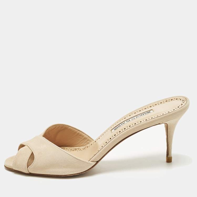 مملوكة مسبقًا Manolo Blahnik Mumbimu Size 39 Beige Suede Slide Sandals