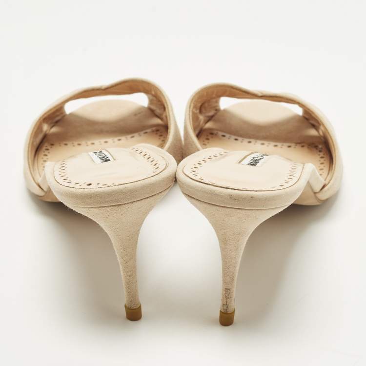مملوكة مسبقًا Manolo Blahnik Mumbimu Size 39 Beige Suede Slide Sandals