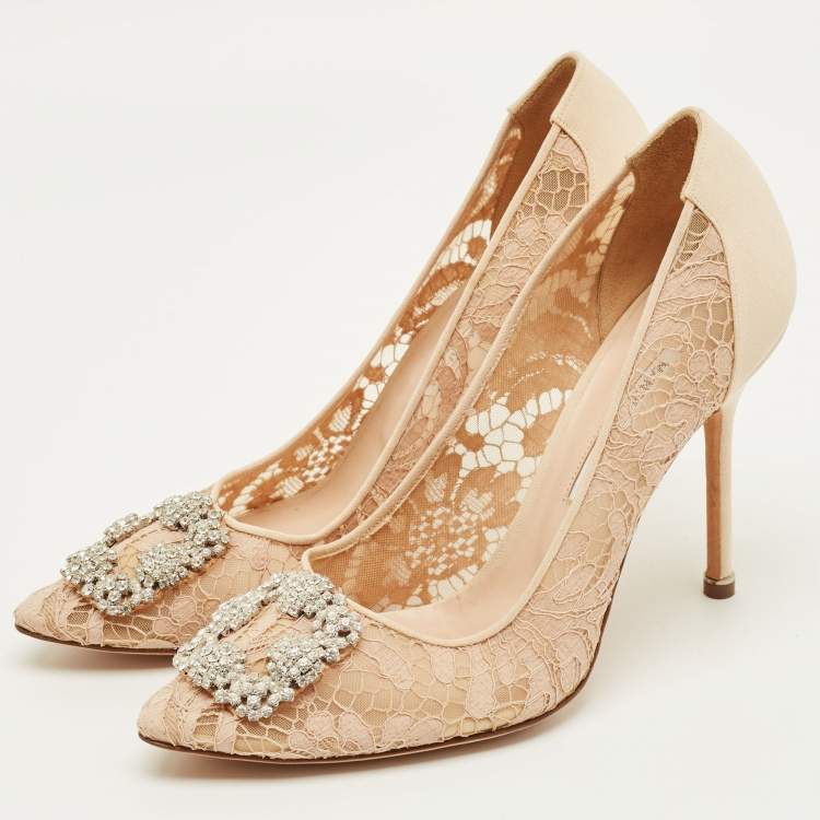 Pre Owned Manolo Blahnik Hangisi Size 41 Beige Lace and Satin Pumps