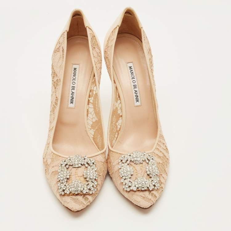 Pre Owned Manolo Blahnik Hangisi Size 41 Beige Lace and Satin Pumps
