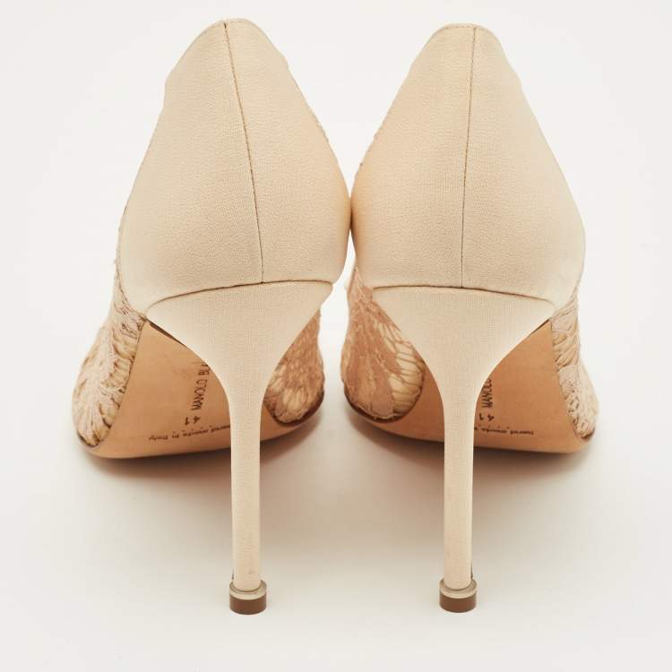 Pre Owned Manolo Blahnik Hangisi Size 41 Beige Lace and Satin Pumps