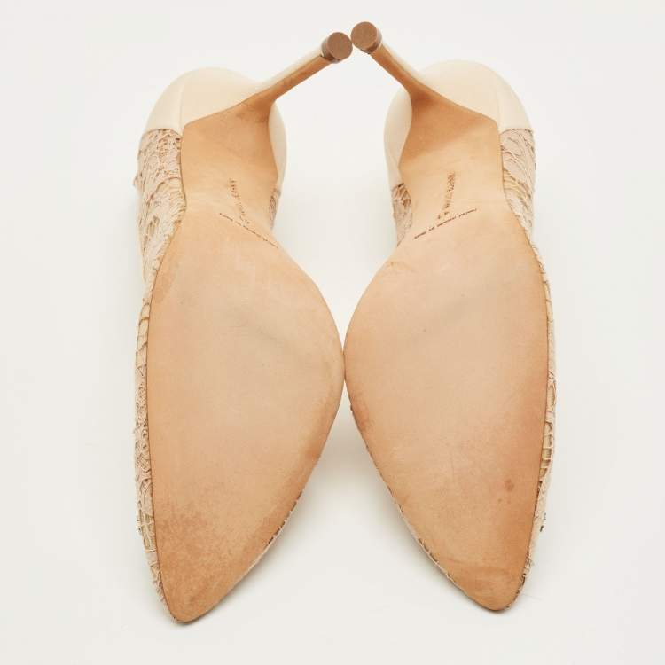 Pre Owned Manolo Blahnik Hangisi Size 41 Beige Lace and Satin Pumps