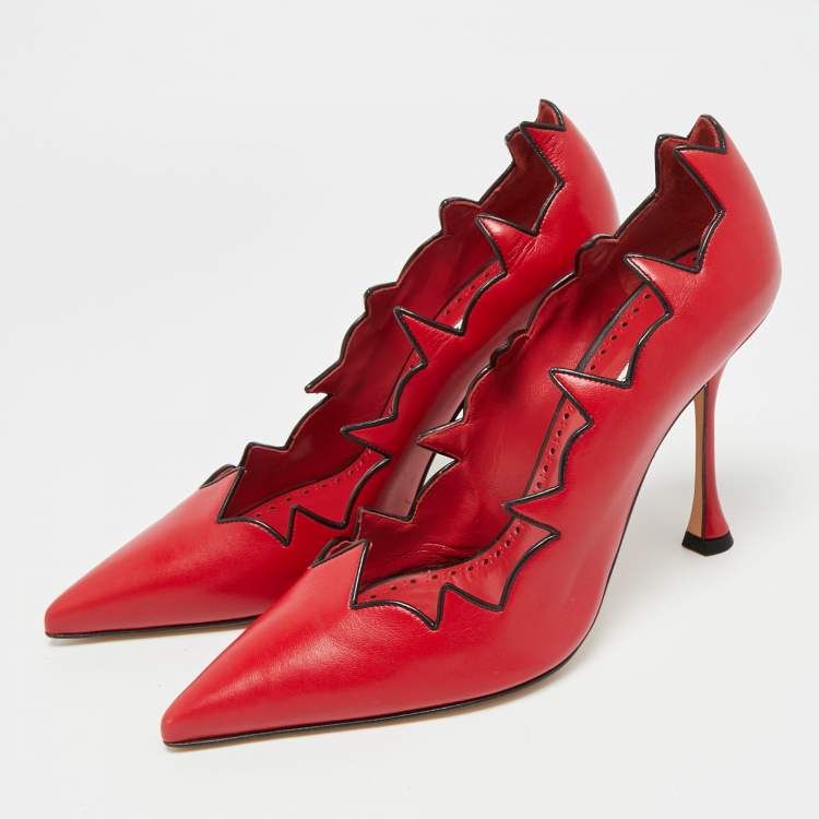 Pre Owned Manolo Blahnik Scalloped Size 40.5 Red/Black Leather Pumps