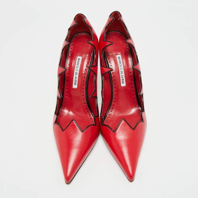 Pre Owned Manolo Blahnik Scalloped Size 40.5 Red/Black Leather Pumps