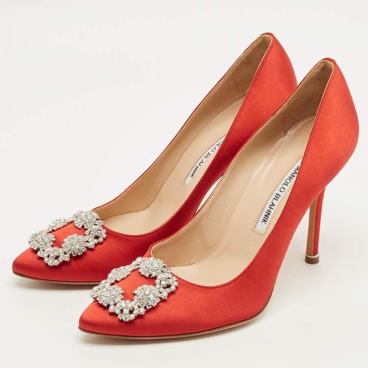 Pre Owned Manolo Blahnik Hangisi Size 38.5 Red Satin Pumps