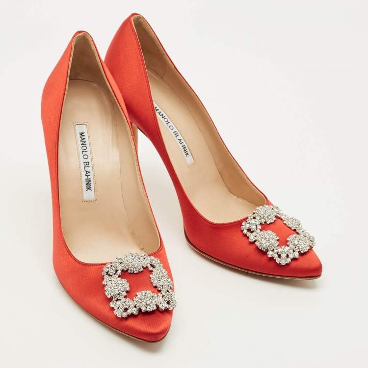 Pre Owned Manolo Blahnik Hangisi Size 38.5 Red Satin Pumps