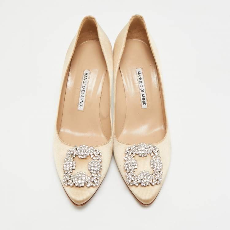 Pre Owned Manolo Blahnik Hangisi Size 38.5 Beige Satin Pumps