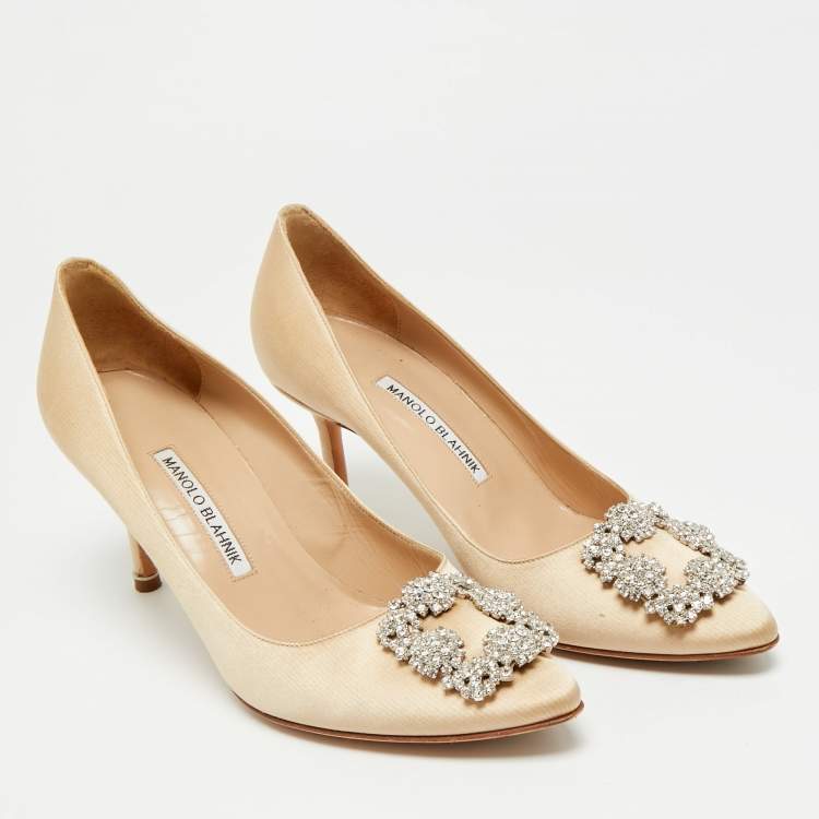 Pre Owned Manolo Blahnik Hangisi Size 38.5 Beige Satin Pumps