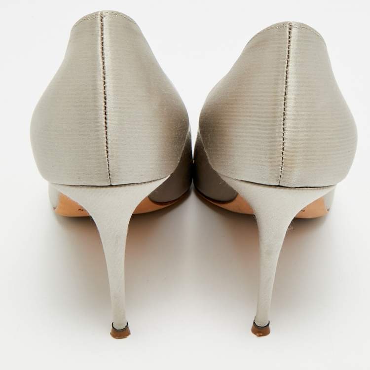 Pre Owned Manolo Blahnik Nadira Size 38.5 Light Grey Satin Jewel Embellished Pointed Toe Pumps