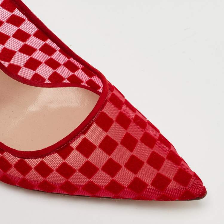 Pre Owned Manolo Blahnik Bbla Size 38 Red Checked Mesh and Suede Pointed Toe Pumps