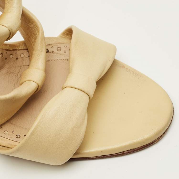 Pre Owned Manolo Blahnik Size 37 Cream Leather Slide Sandals