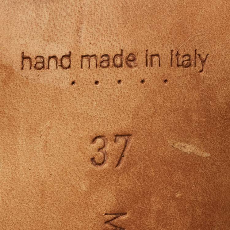 Pre Owned Manolo Blahnik Size 37 Cream Leather Slide Sandals