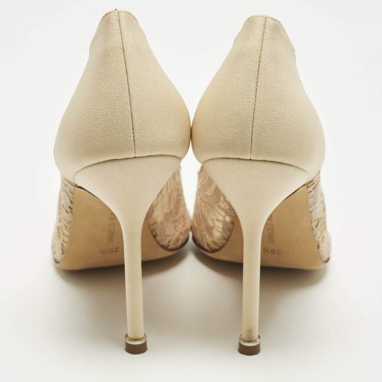 Pre Owned Manolo Blahnik Hangisi Size 39.5 Beige Lace and Satin Pumps