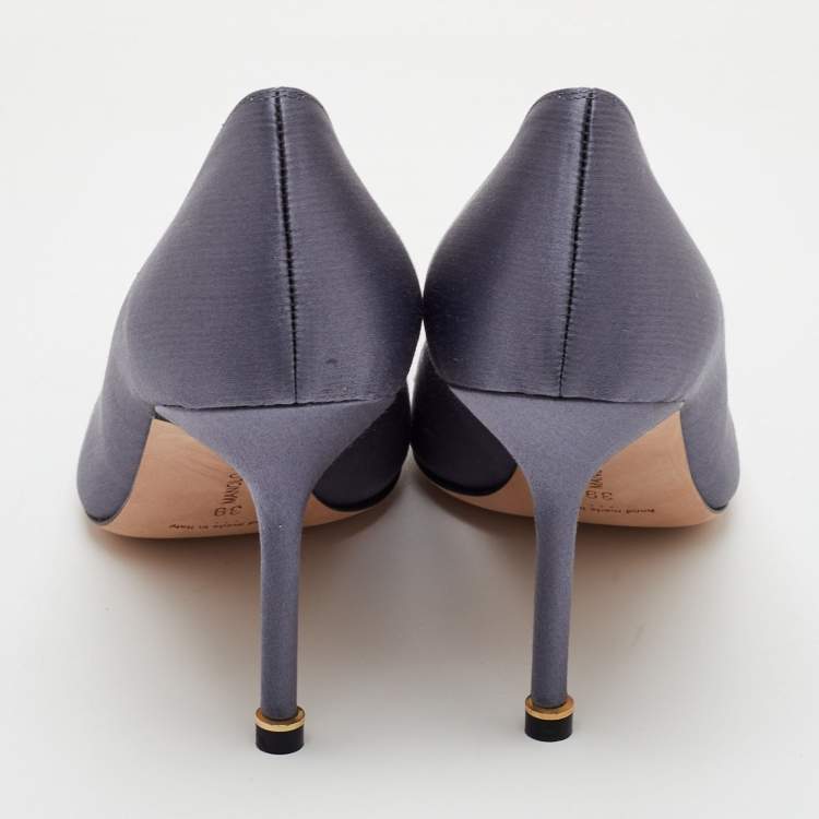 Pre Owned Manolo Blahnik Hangisi Pearl Embellished Size 39 Dark Grey Satin Pumps