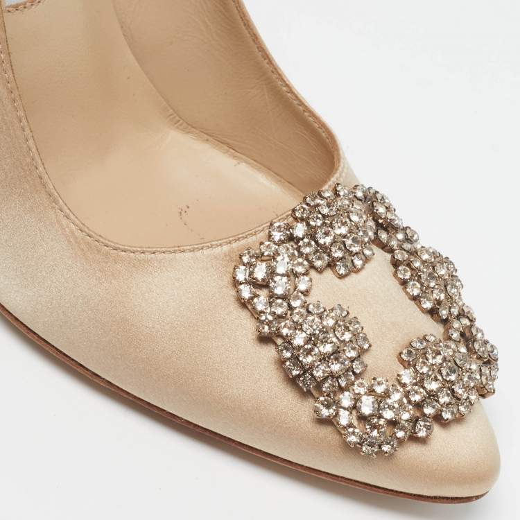 Pre Owned Manolo Blahnik Hangisi Size 35.5 Gold Satin Pumps