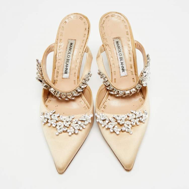 Pre Owned Manolo Blahnik Lurum Size 38 Beige Satin Crystal Embellished Mules