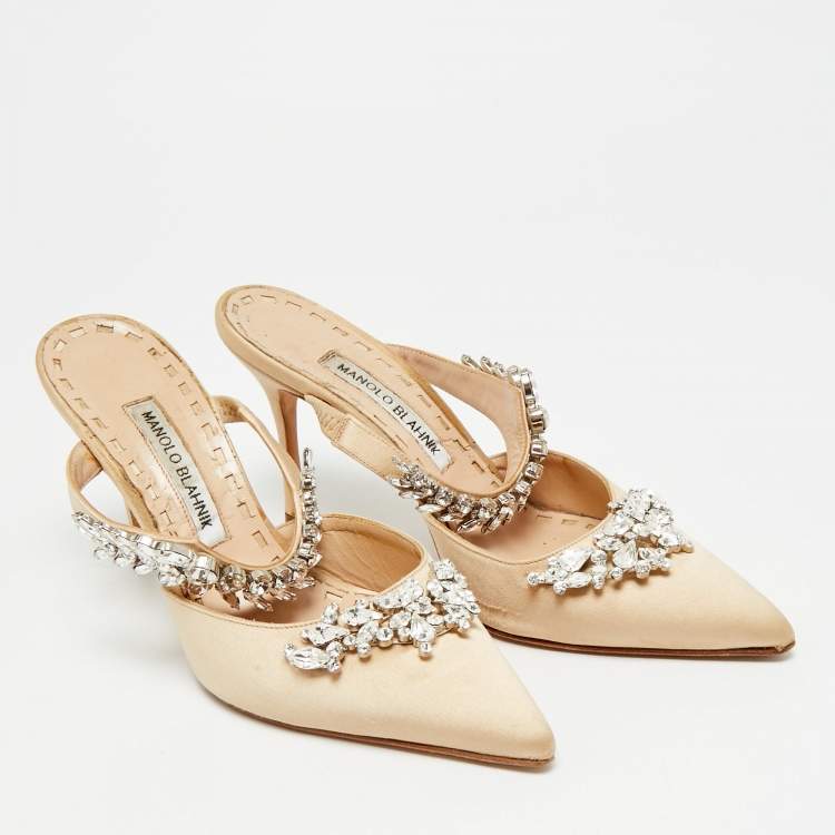 Pre Owned Manolo Blahnik Lurum Size 38 Beige Satin Crystal Embellished Mules