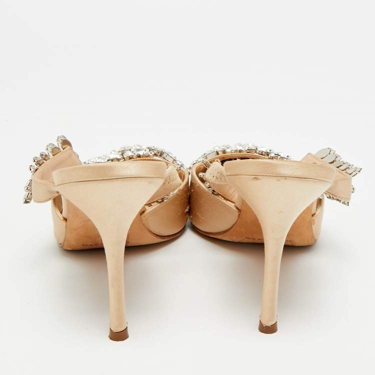 Pre Owned Manolo Blahnik Lurum Size 38 Beige Satin Crystal Embellished Mules
