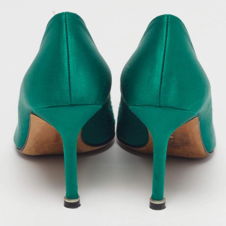 Pre Owned Manolo Blahnik Hangisi Size 35.5 Green Satin Pumps