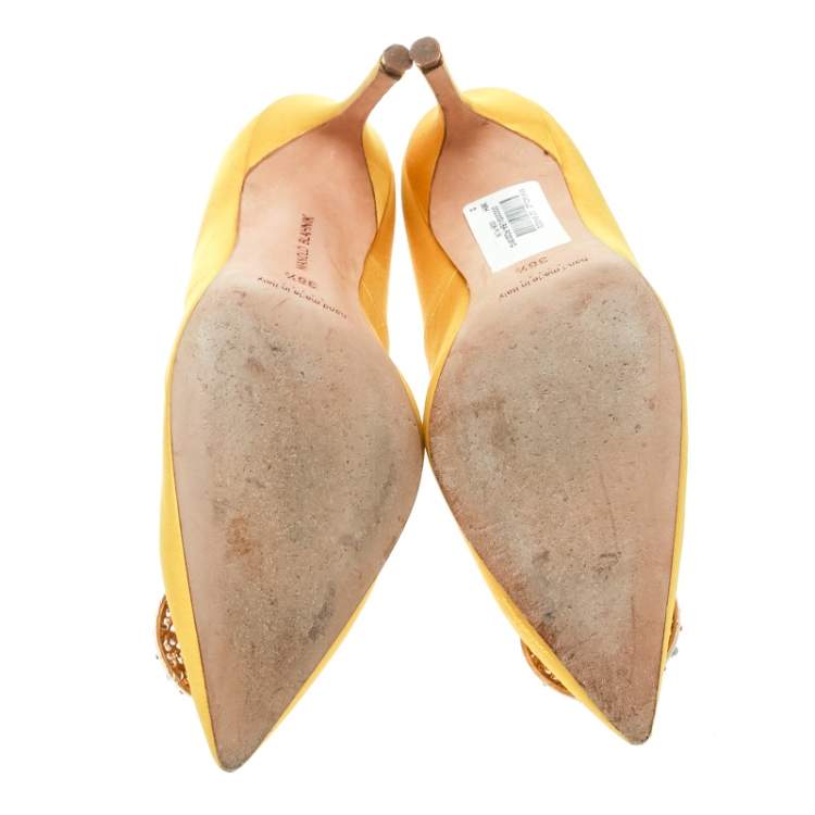 Pre Owned Manolo Blahnik Canary Yellow Satin Giuba Brooch Embellished Pumps Size 36.5 