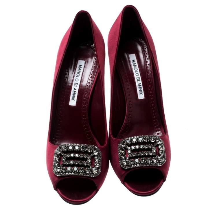 مملوكة مسبقًا Manolo Blahnik Burgundy Satin Matik Crystal Embellished Peep Toe Pumps Size 38.5