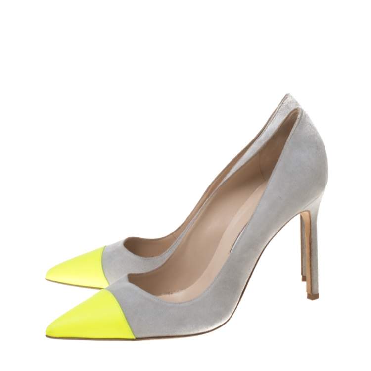 manolo suede pump