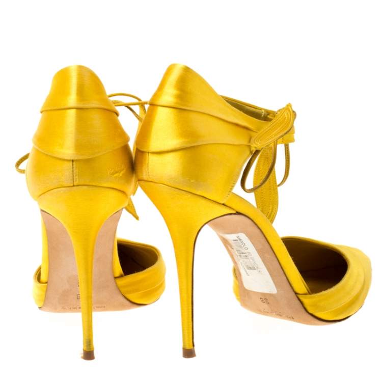 Pre Owned Manolo Blahnik Yellow Pleated Satin Reya Pointed Toe Ankle Tie Pumps Size 38
