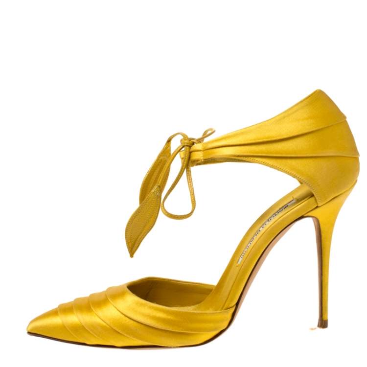 Pre Owned Manolo Blahnik Yellow Pleated Satin Reya Pointed Toe Ankle Tie Pumps Size 38