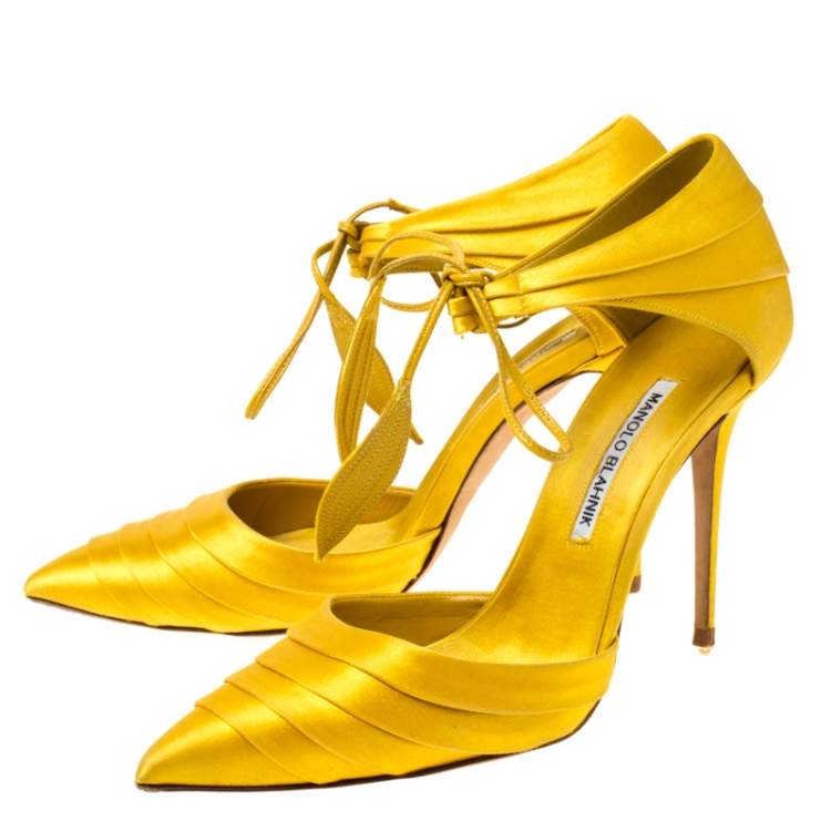 Pre Owned Manolo Blahnik Yellow Pleated Satin Reya Pointed Toe Ankle Tie Pumps Size 38