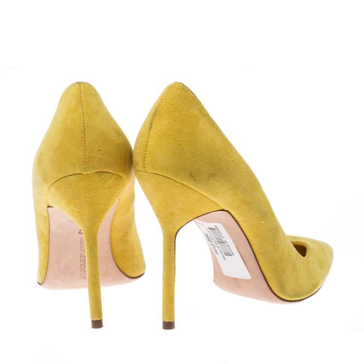 Pre Owned Manolo Blahnik Yellow Suede Ponited Toe Pumps Size 37