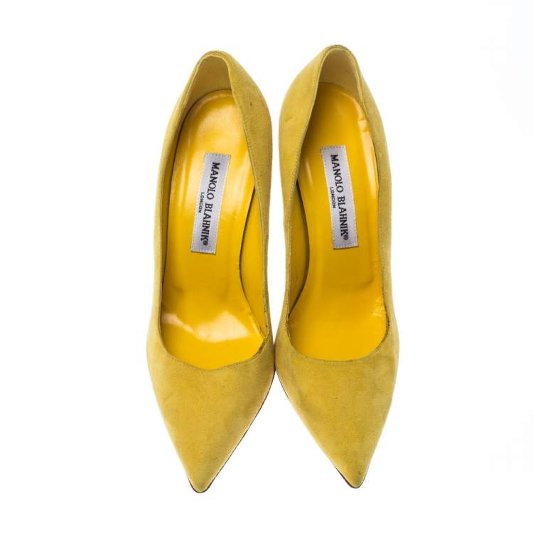 Pre Owned Manolo Blahnik Yellow Suede Ponited Toe Pumps Size 37