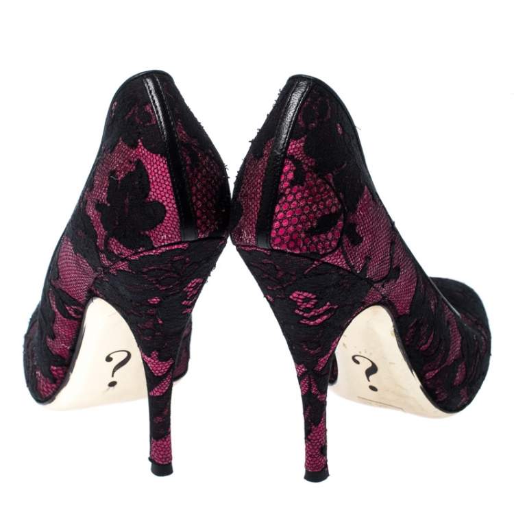 مملوكة مسبقًا Moschino Black/Pink Lace and Satin Pumps Size 39