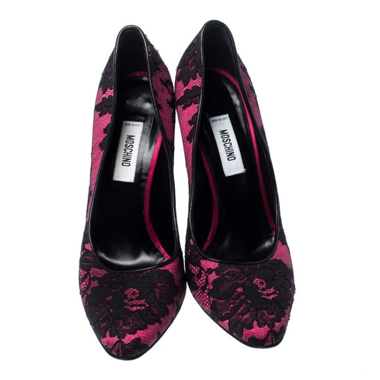 مملوكة مسبقًا Moschino Black/Pink Lace and Satin Pumps Size 39