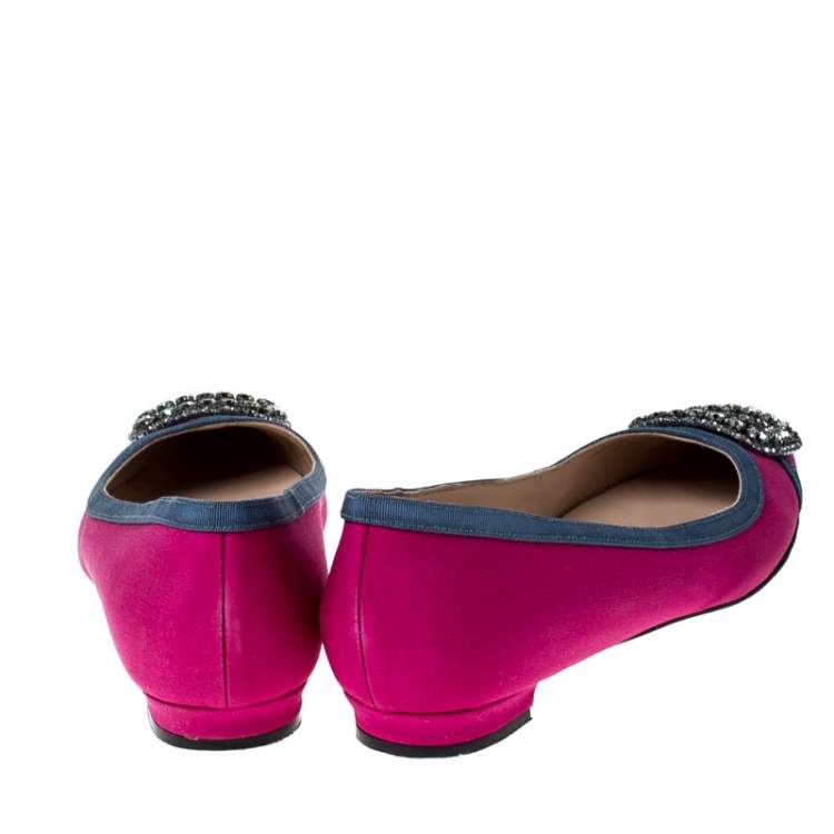 Pre Owned Manolo Blahnik Pink Satin Gotrian Crystal Embellished Pointed Toe Flats Size 39