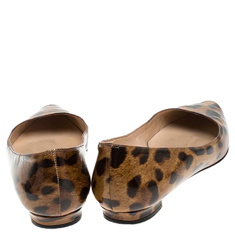 مملوكة مسبقًا Manolo Blahnik Leopard Patent Leather Titto Ballet Flats Size 35