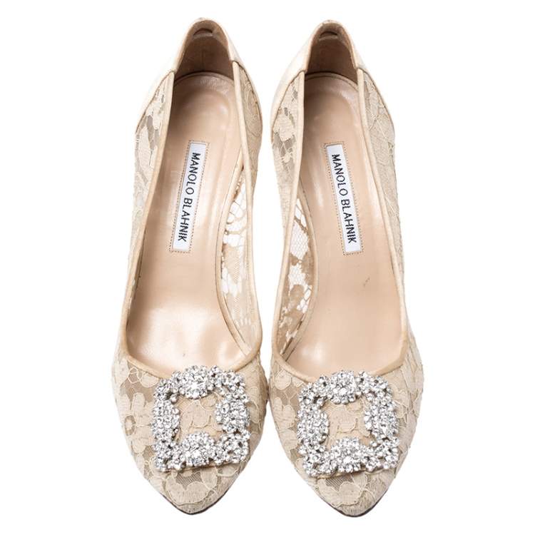 Pre Owned Manolo Blahnik Beige Lace and Satin Hangisi Pointed Toe Pumps Size 39.5
