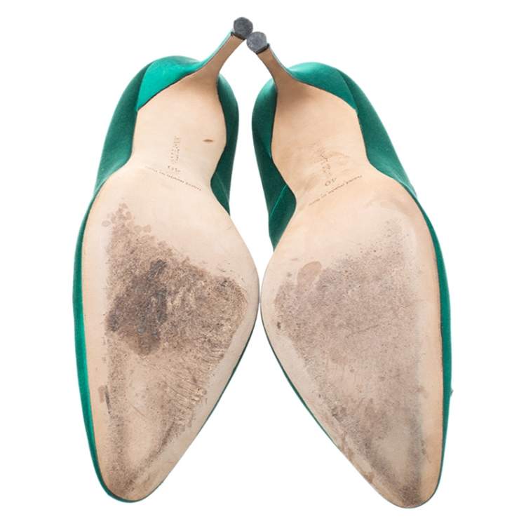 مملوكة مسبقًا Manolo Blahnik Green Satin Okkaava Emerald Pumps Size 40